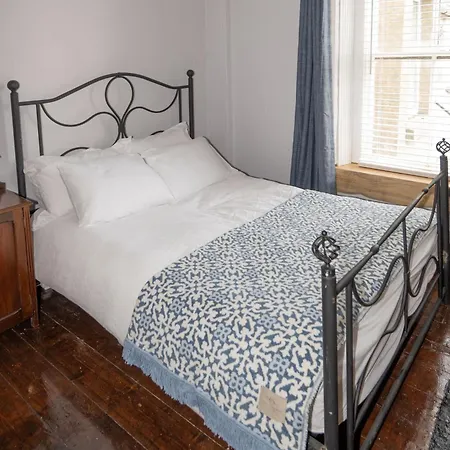 Sleeps 6 - 100mfrombeach - Ocean View Balcony