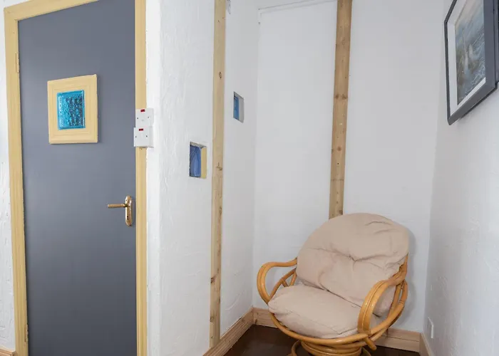 Sleeps 6 - 100mfrombeach - Ocean View Balcony