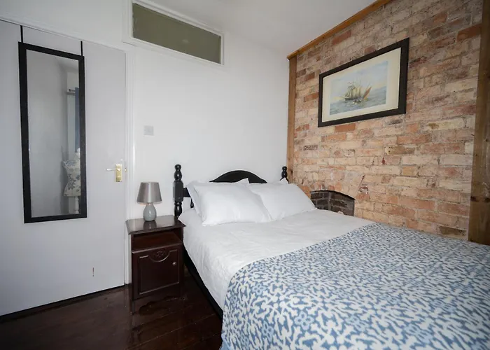 Apartment Sleeps 6 - 100mfrombeach - Ocean View Balcony *